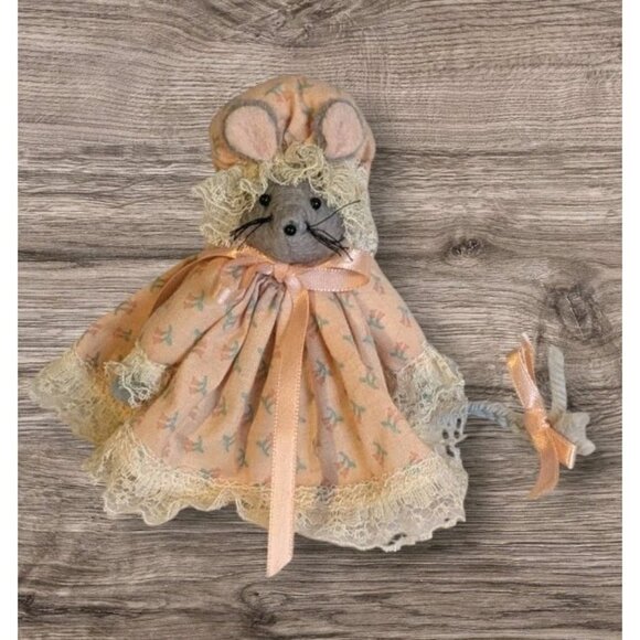 Handmade Granny Mouse Doll Grandma Cloth Cottage Country Core Lace Vtg 5" Tiny - Picture 1 of 14